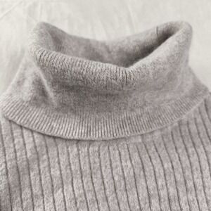 Halston 100% Merino Wool Turtleneck Sweater Gray Womens Medium